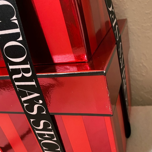 VS Collectible Display Present Boxes Store Prop - Picture 10 of 13